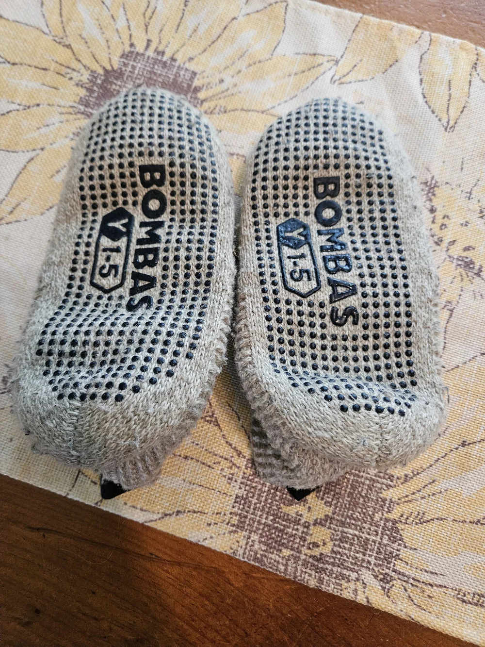 Bombas Kids Knit Slipper Socks - Beige/gray